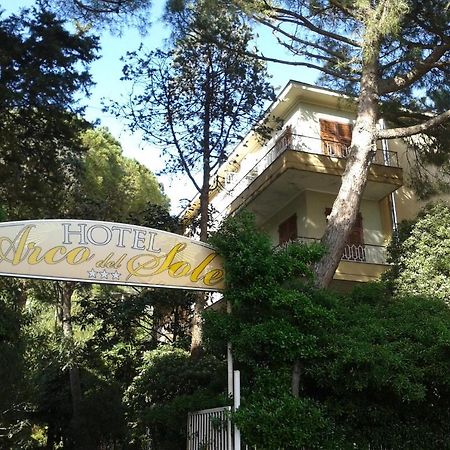 Hotel Arco Del Sole Lavagna Exterior foto