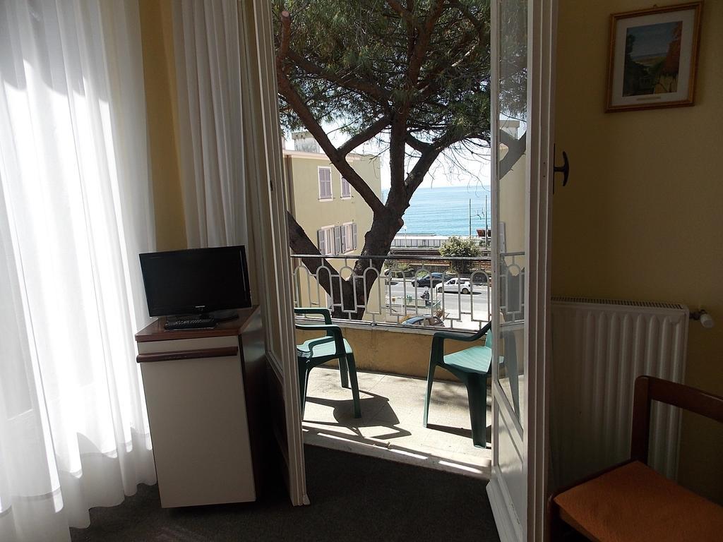 Hotel Arco Del Sole Lavagna Zimmer foto