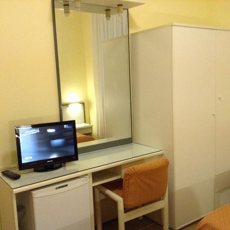 Hotel Arco Del Sole Lavagna Zimmer foto